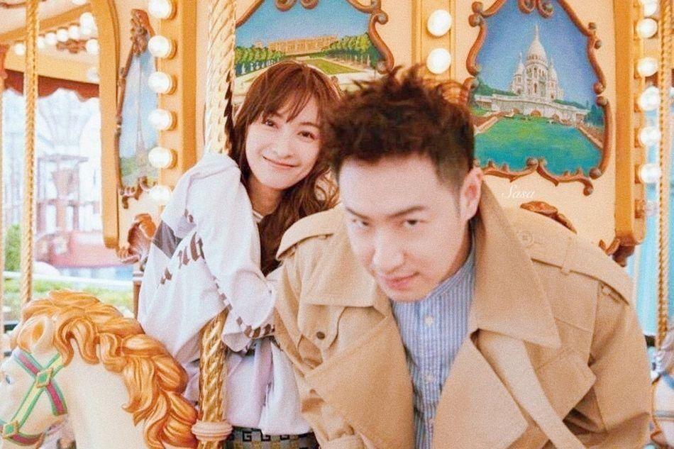 爸爸经常对妈妈家庭暴力，女儿刚刚四周岁，有暴力倾向，为了孩子妈妈也要离婚，有错吗