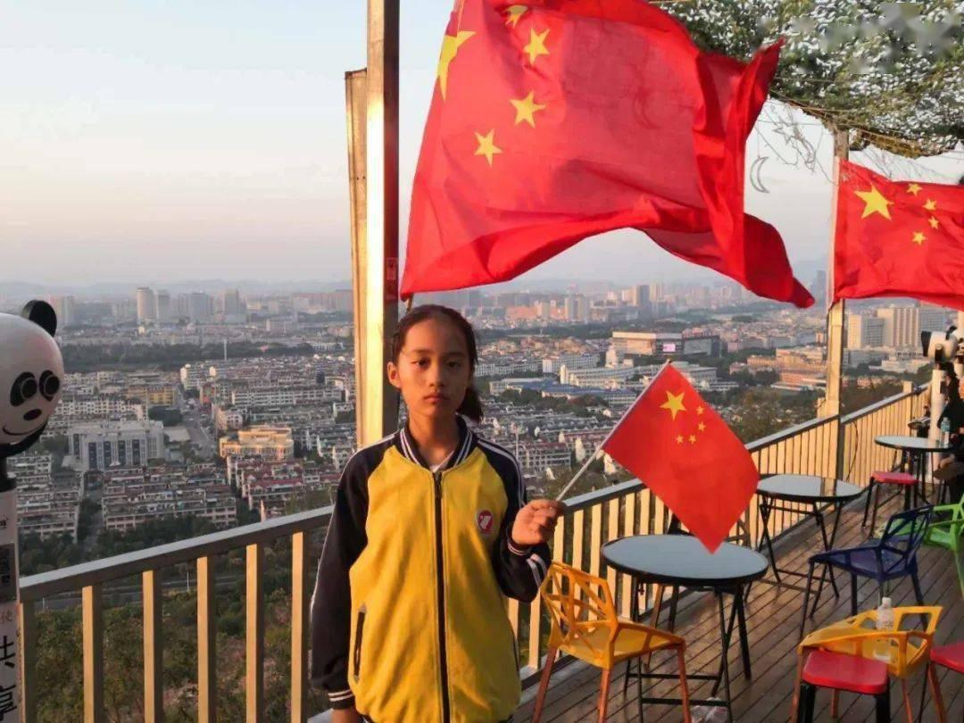 哈尔滨:备年货年味浓 红红火火迎新春